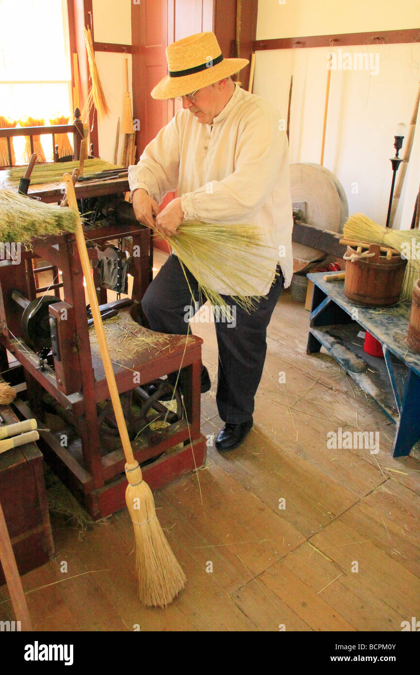 Ginestra rendendo la dimostrazione in Oriente Famiglia fratelli s Shop scuotitore al borgo di Colle Ameno Harrodsburg Kentucky Foto Stock