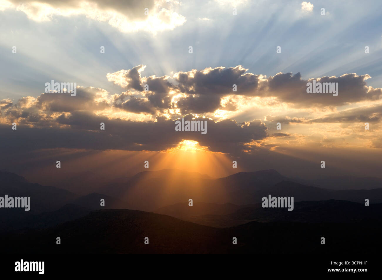 Sunray e nuvole Foto Stock