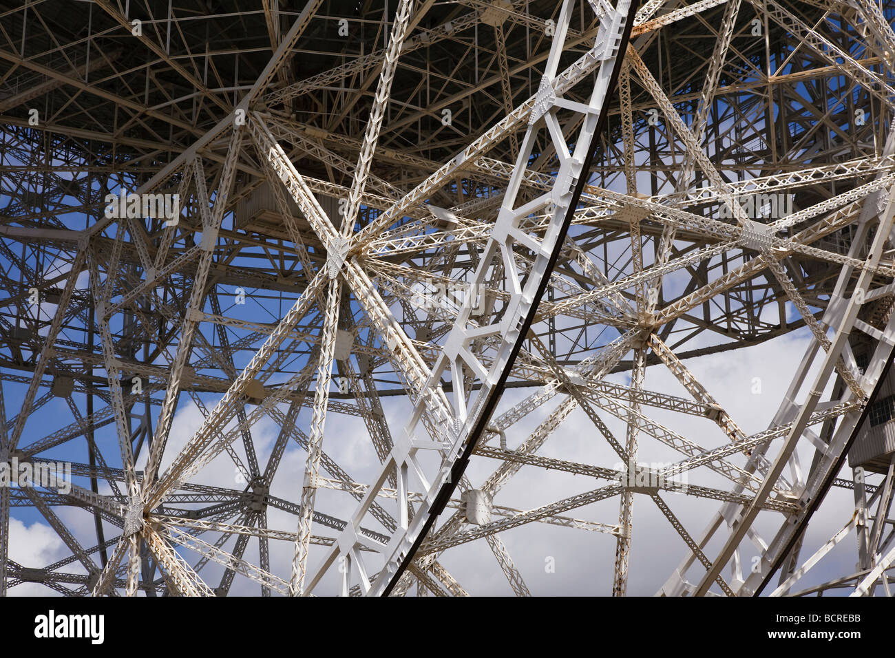 Dettaglio della struttura di Jodrell Bank radio telescope, Cheshire, Inghilterra Foto Stock