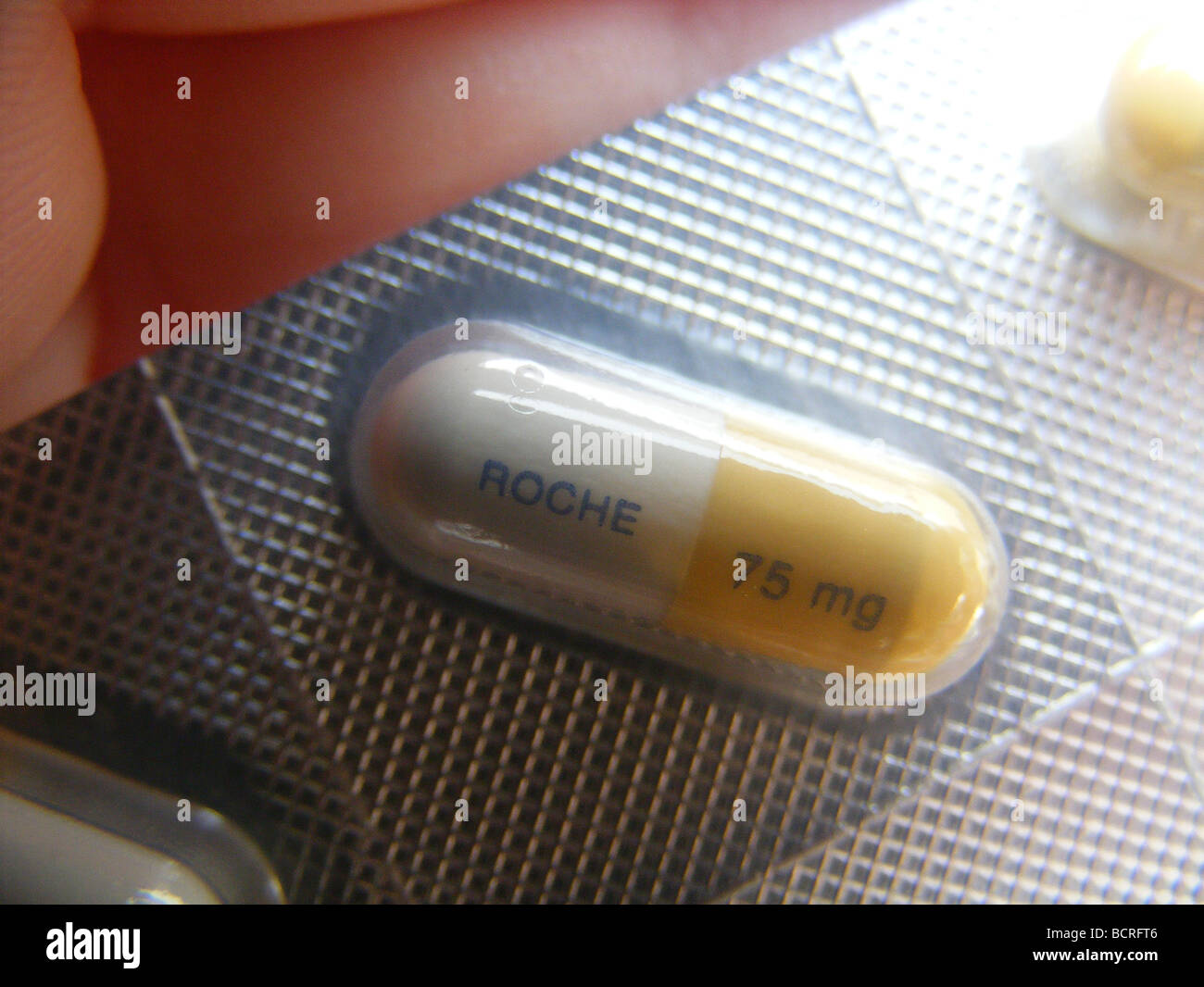 Tamiflu 75mg, un farmaco anti-virale utilizzato nel trattamento e prophylaxisof Influenzavirus A e Influenzavirus B infezione Foto Stock