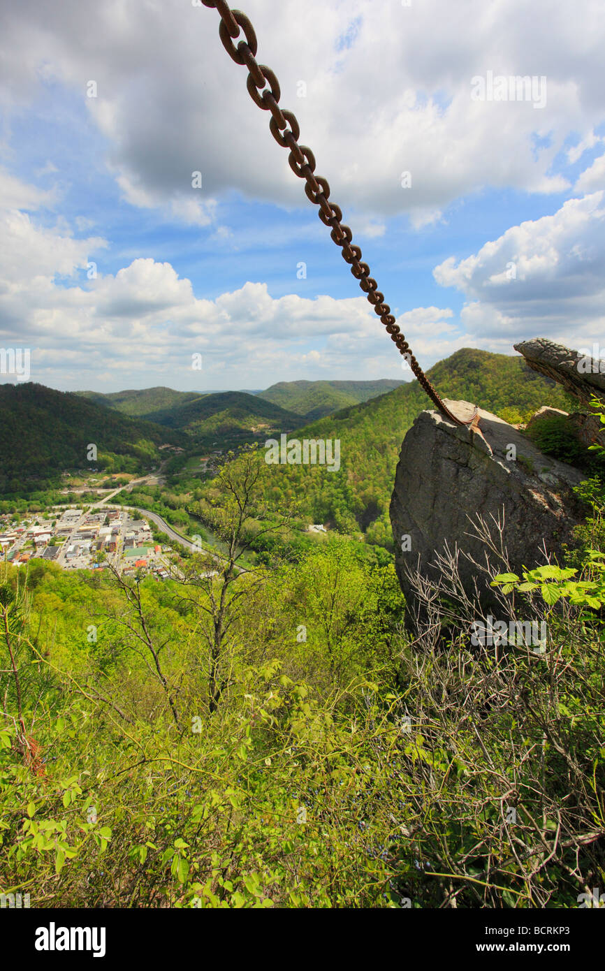 Incatenato Rock si affacciano sul Monte Pino membro Resort Park Pineville Kentucky Foto Stock