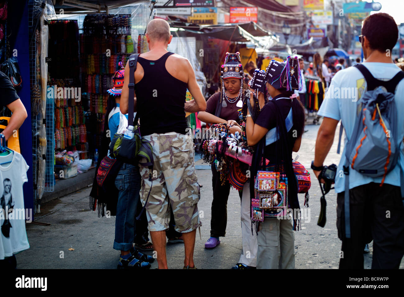 Venditori ambulanti Koh San Road di Bangkok in Thailandia Foto Stock