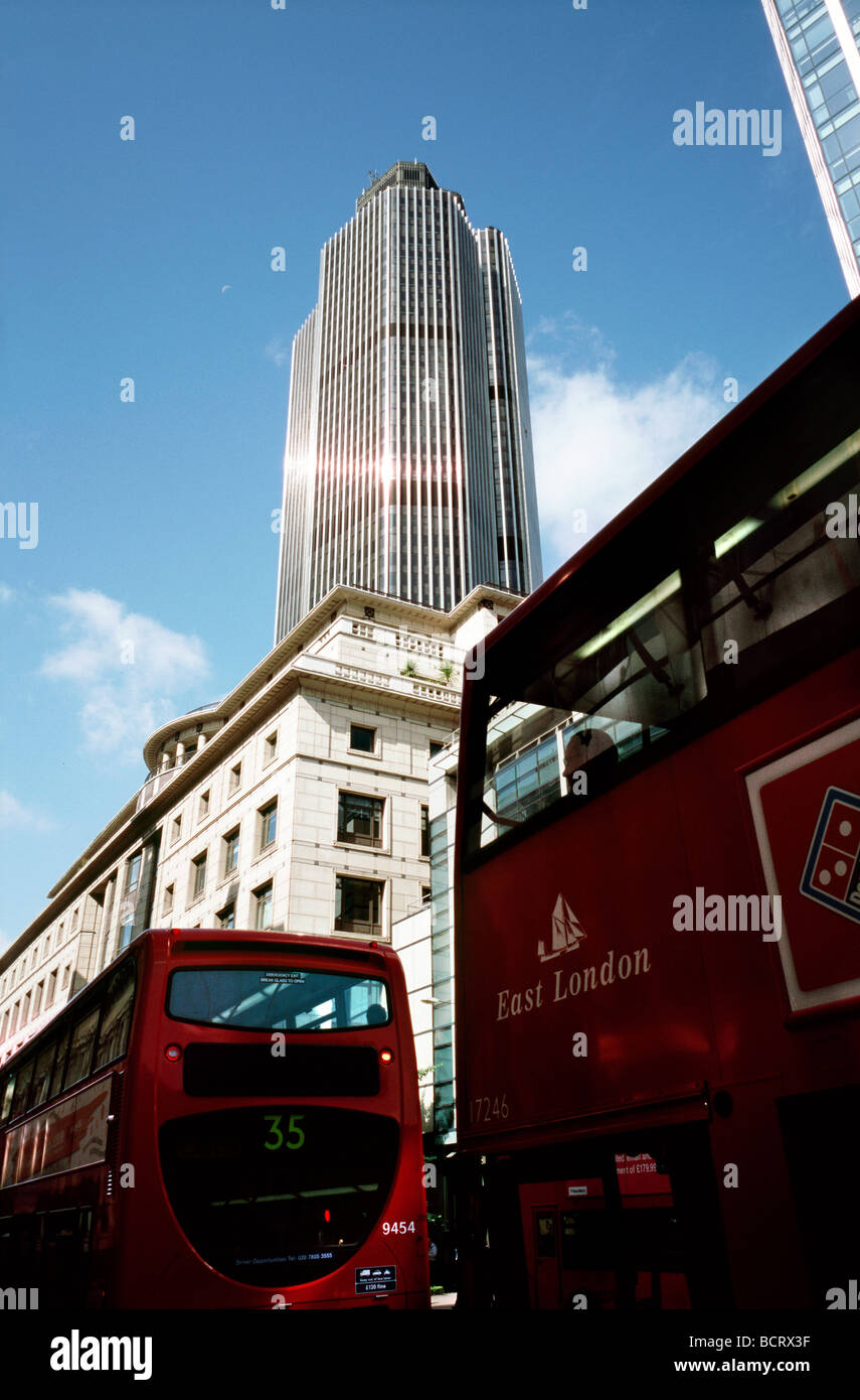Luglio 15, 2009 - Vista della NatWest Torre (National Westminster Bank plc) nella città di Londra. Foto Stock