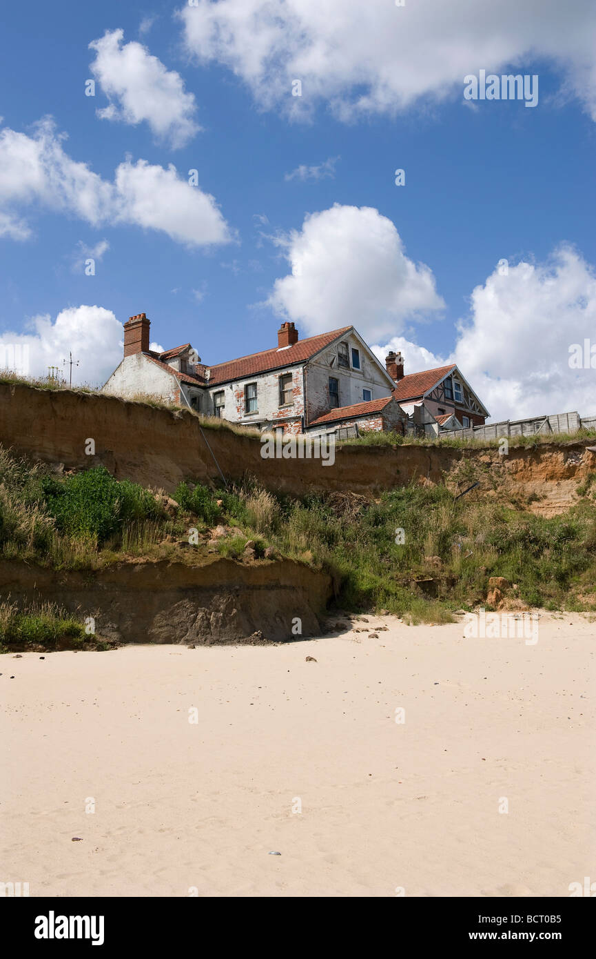 Cliff erosione, happisburgh, Norfolk, Inghilterra Foto Stock