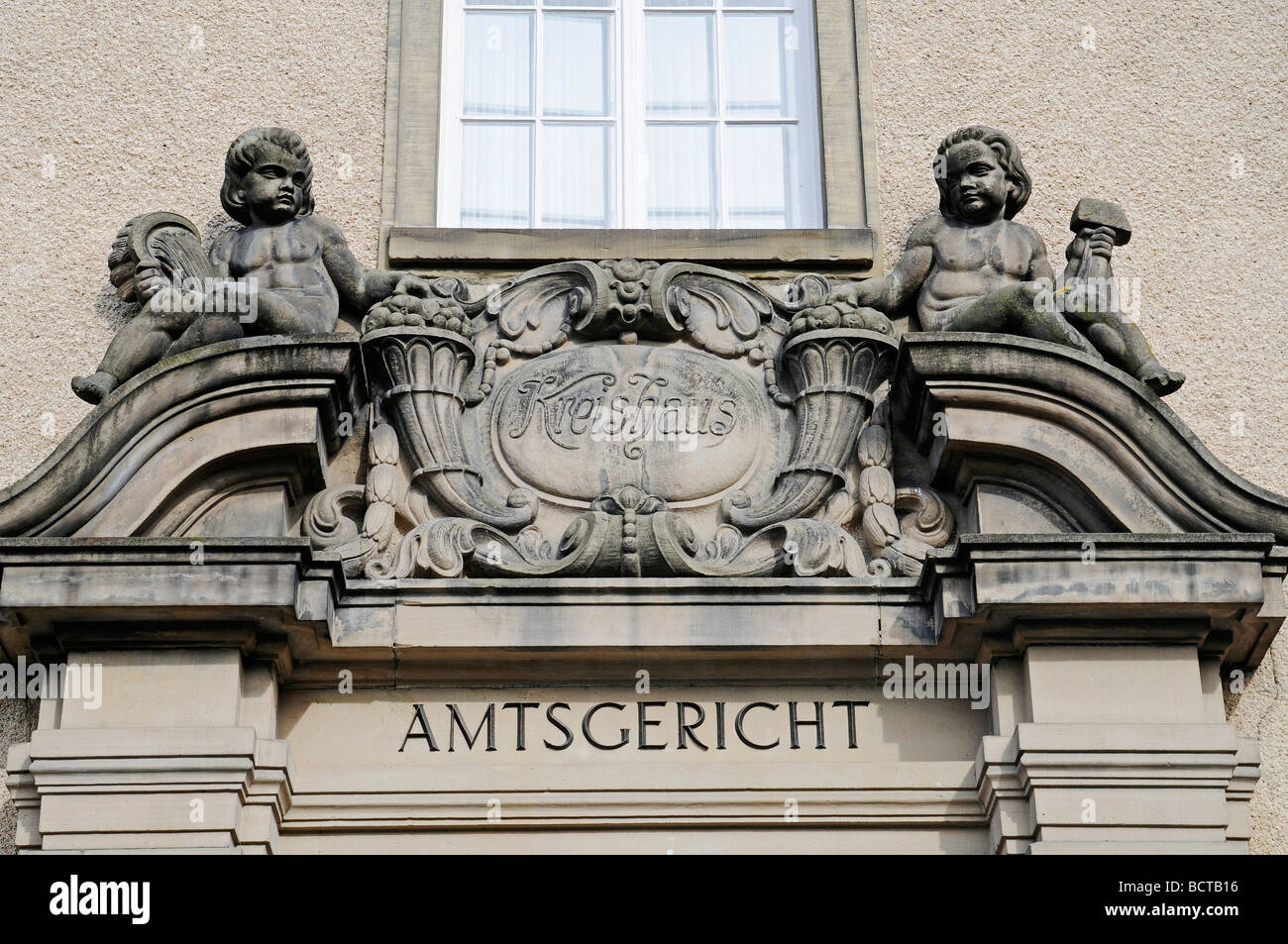 Corte locale, ex ufficio distrettuale, edificio storico, Meschede, Sauerland, Renania settentrionale-Vestfalia, Germania, Europa Foto Stock