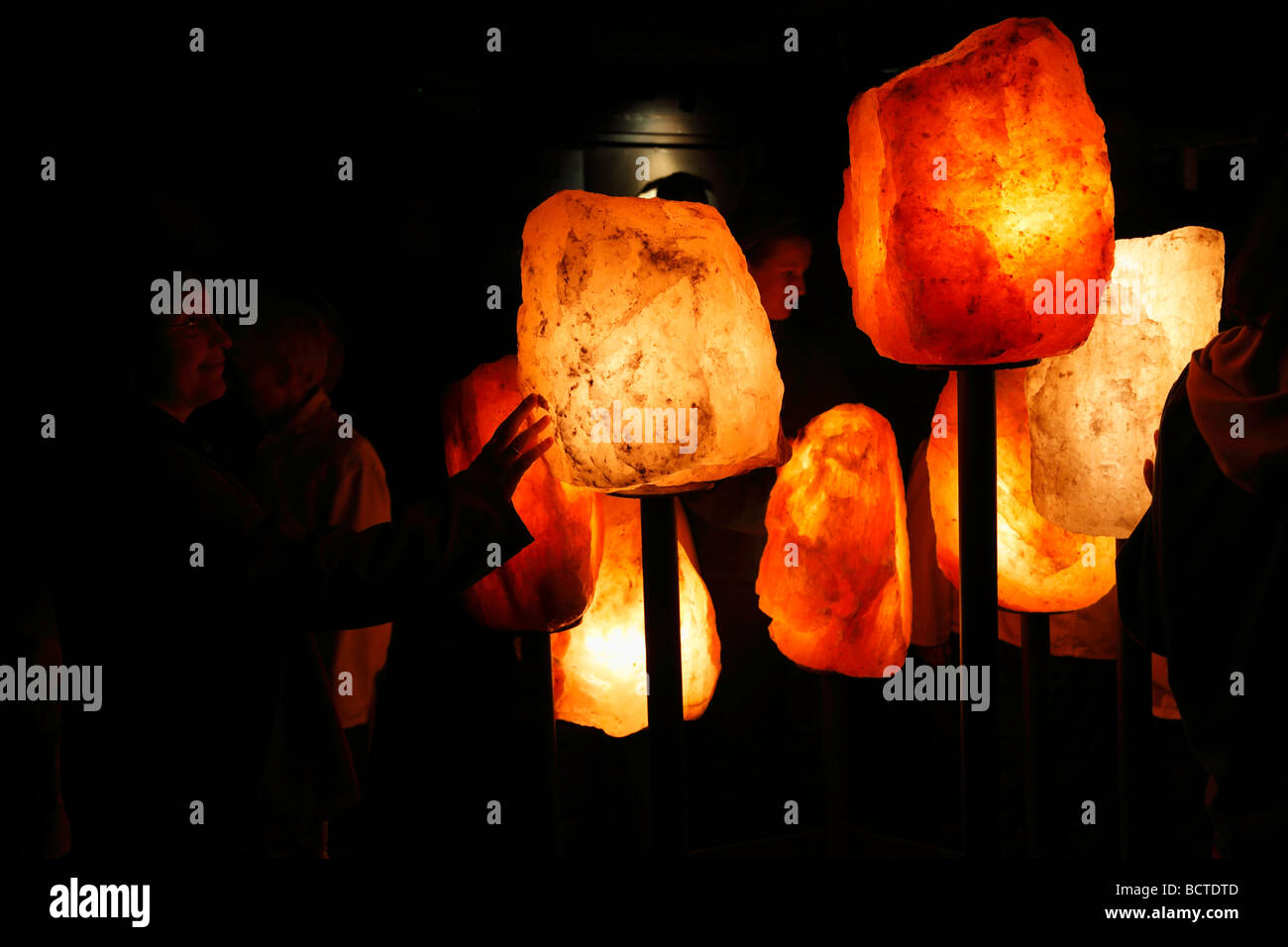 Illumina i cristalli di sale nella ex miniera di sale Hallstaetter Salzwelten Hallstatt Mondi del sale, Hallstatt, Salzkammergut regio Foto Stock