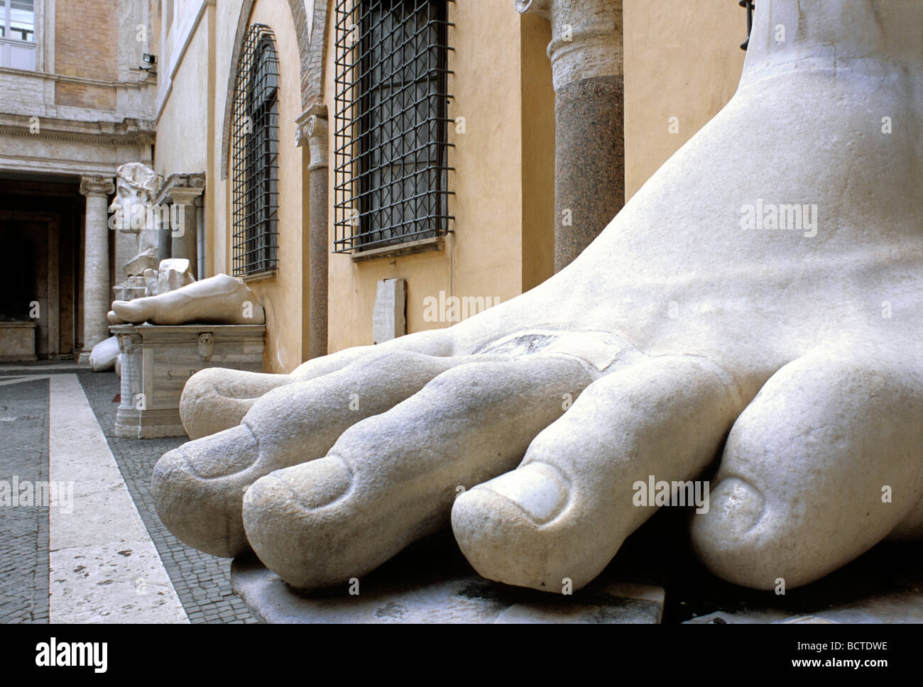 Statua colossale di imperatore romano Costantino, Conservator's Palace, i Musei Capitolini, Campidoglio, Roma, Lazio, Italia, UE Foto Stock