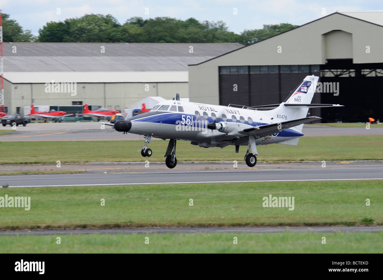 La British Royal Navy Jetstream T.2 XX476 di 750 Squadrone prende il largo al 2009 Royal International Air Tattoo a RAF Fairford Foto Stock