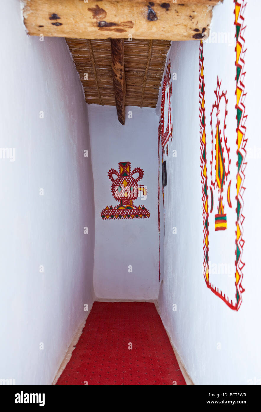 Libia Ghadames decorazione di una casa Berber nella vecchia medina Foto Stock