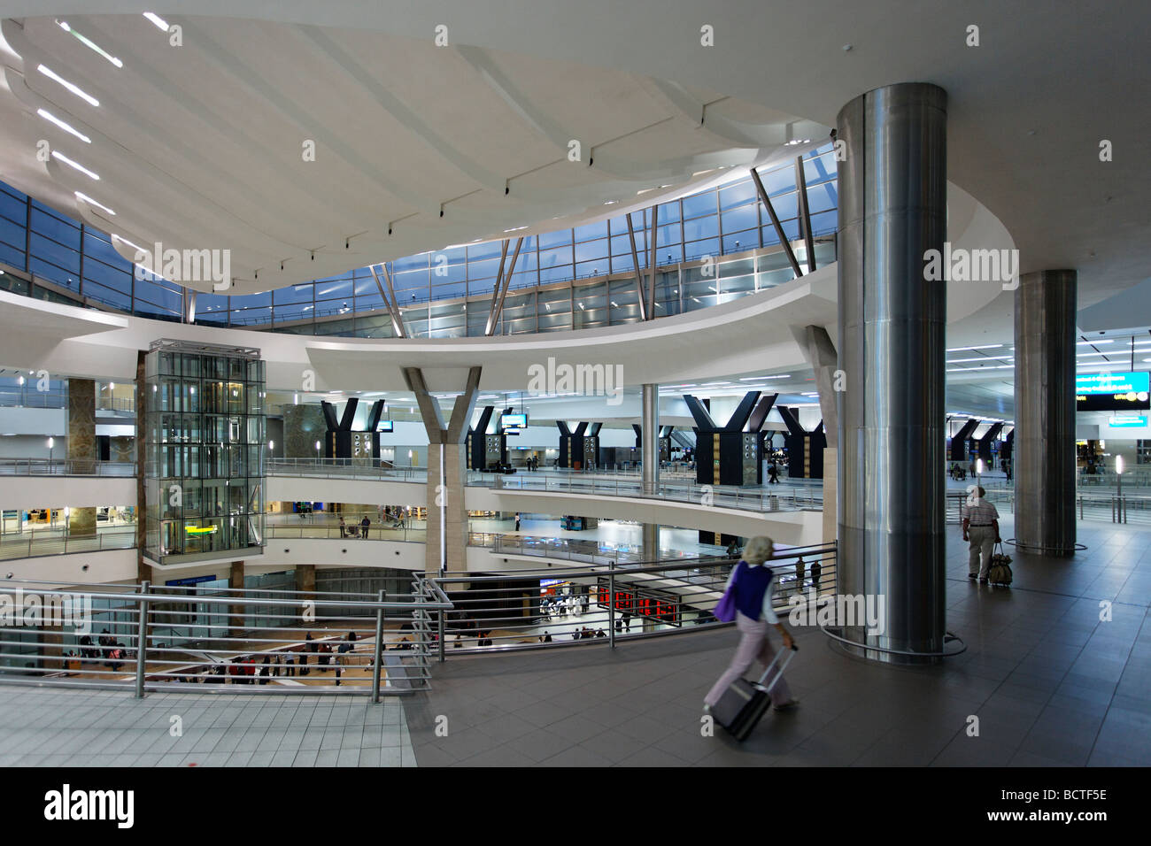 La sala arrivi, OR Tambo Aeroporto Internazionale di Johannesburg, Sud Africa e Africa Foto Stock