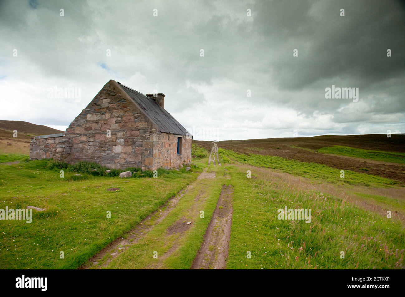 Un bothy situato nelle Highlands della Scozia in Cairngorm montagne vicino a Aviemore Foto Stock