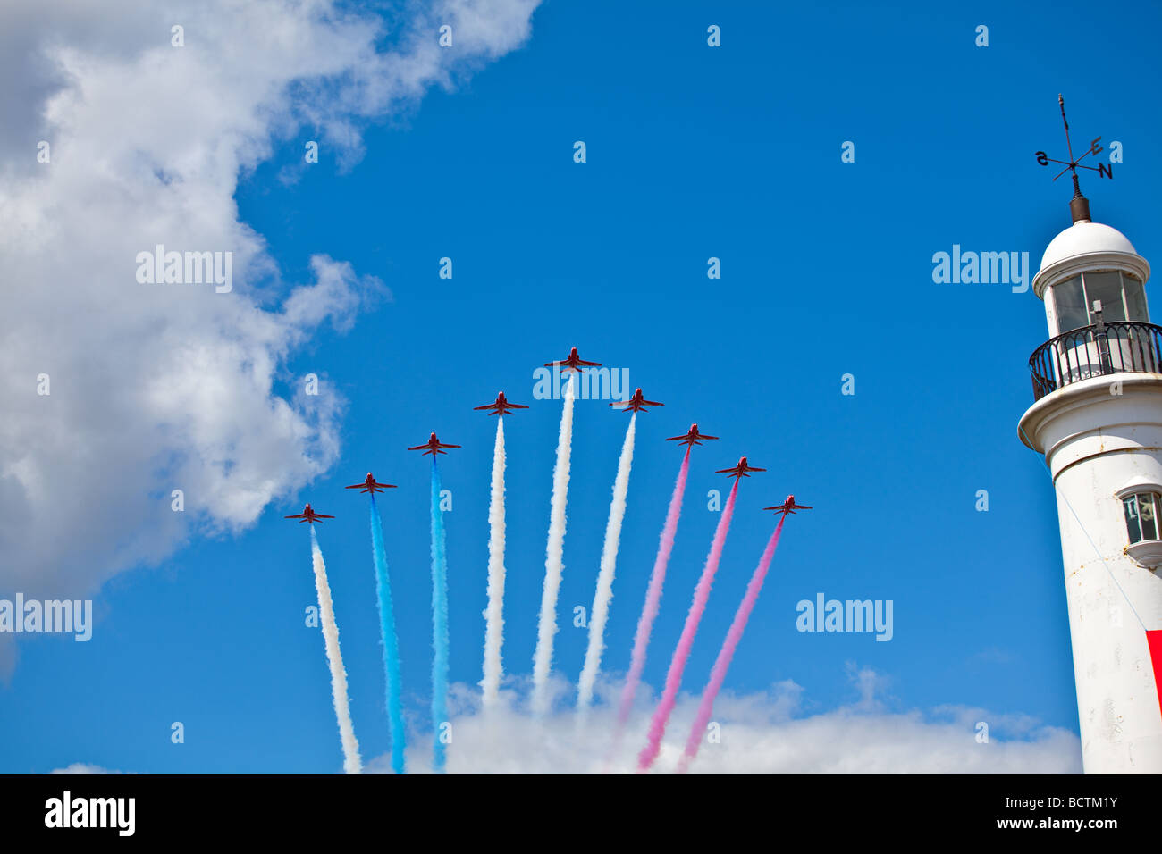 Il Royal Air Force frecce rosse di eseguire all'Airshow di Sunderland Foto Stock