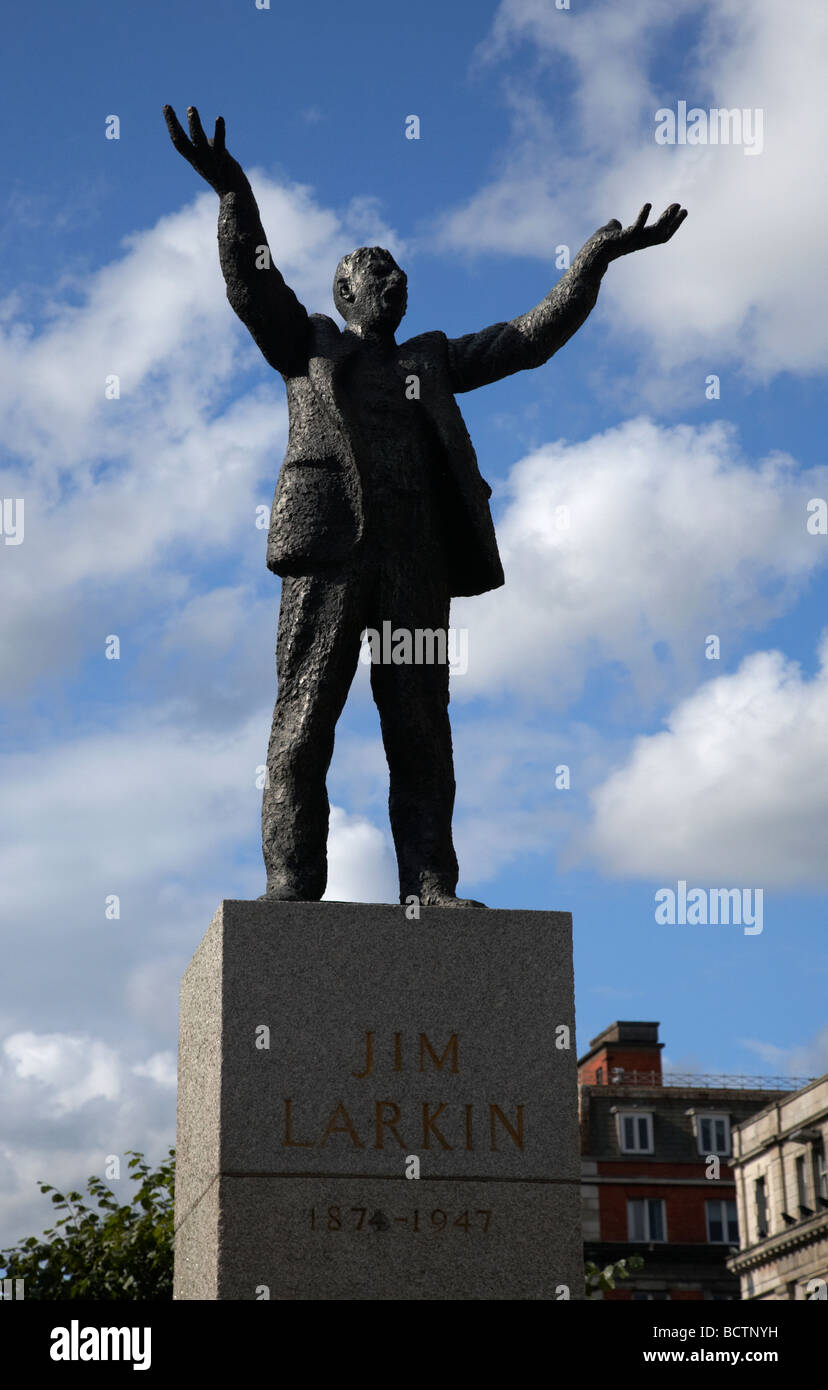 Jim James larkin statua scultura di Oisin Kelly in oconnell street a Dublino Repubblica di Irlanda Larkin era un socialista irlandese Foto Stock