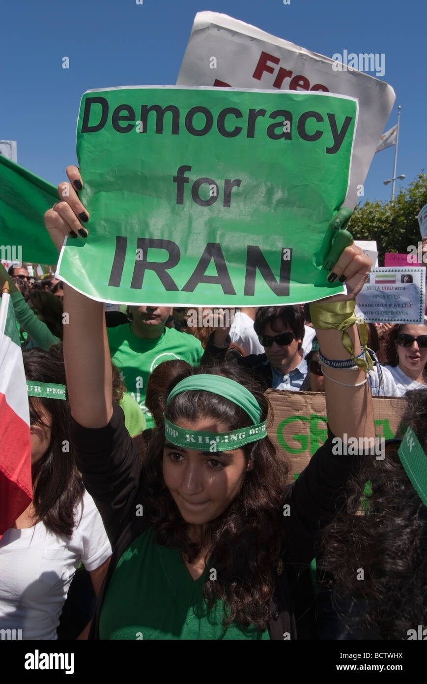 La giornata di azione globale, 7/25/09. Migliaia hanno dimostrato di fronte a San Francisco City Hall a sostegno del popolo dell'Iran. Foto Stock