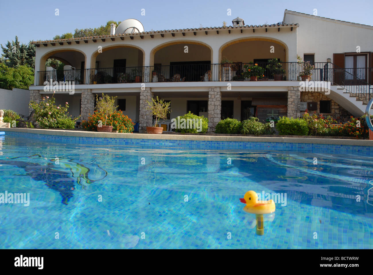 Villa spagnola e piscina, Javea / Xabia, Provincia di Alicante, Spagna Foto Stock
