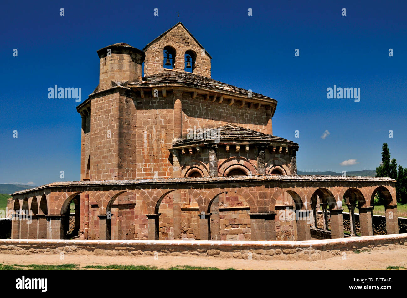 Spagna, San Giacomo modo: chiesa romanica di Santa Maria de Eunate Foto Stock