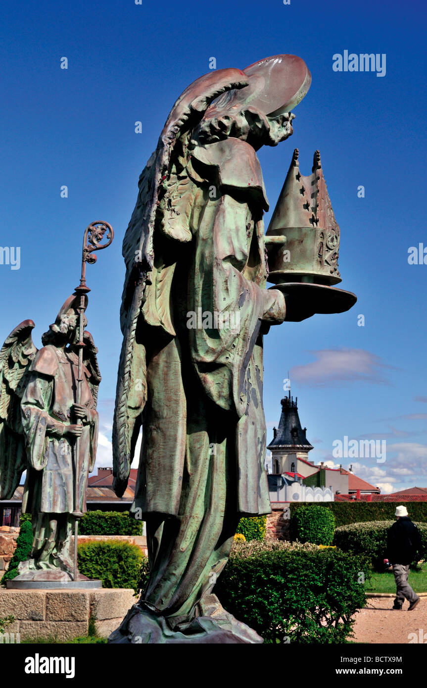 Spagna, Astorga: Angelo statua presso il parco del palazzo vescovile Palazzo Episcopale Foto Stock