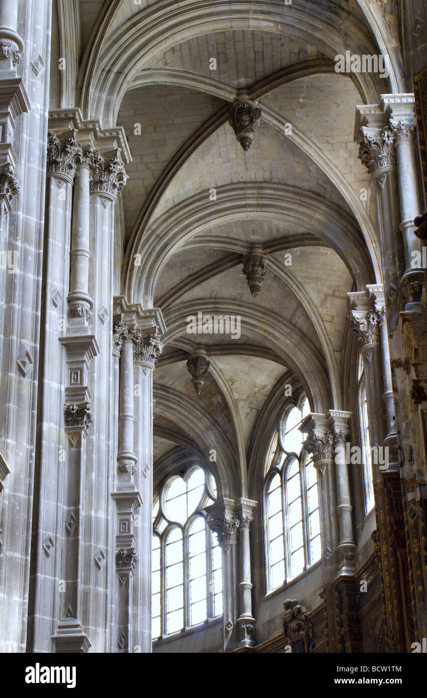 Arco di st. eustache chiesa gotica a Parigi Foto Stock