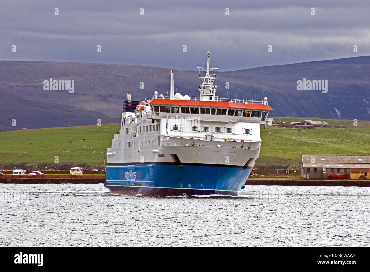 Collegamento del nord Ferries Car Ferry m.s. Approcci Hamnavoe Stromness pier sulla conclusione del suo viaggio da Scrabster Foto Stock
