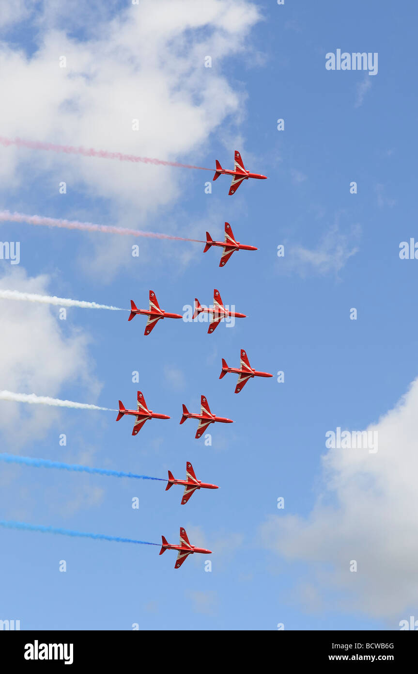 Il Royal Air Force frecce rosse Aerobatic Team Display a Phoenix piegare la formazione al 2009 Royal International Air Tattoo Foto Stock