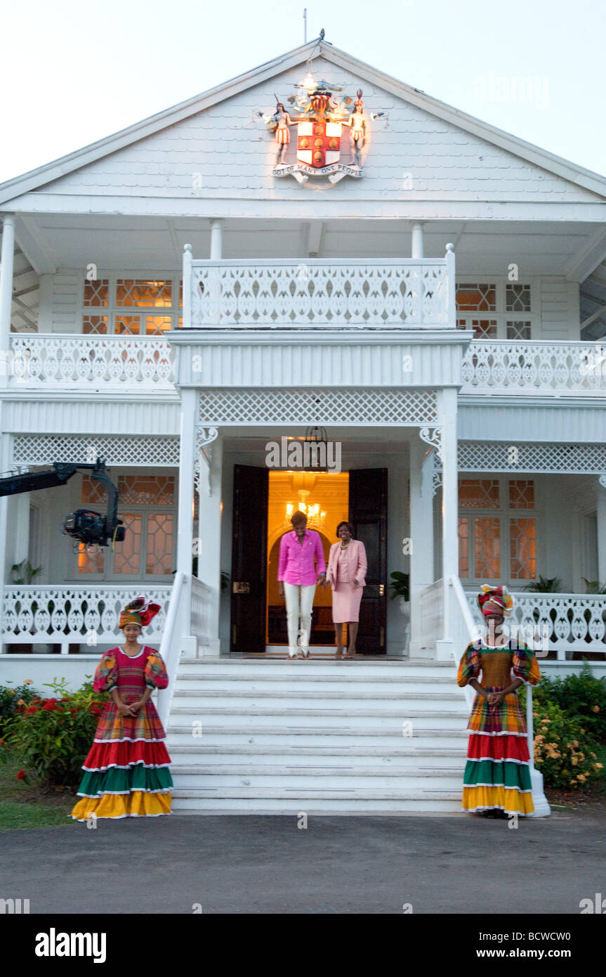 Deborah Roberts Giamaicano e la First Lady della sig.ra Lorna Golding Foto Stock