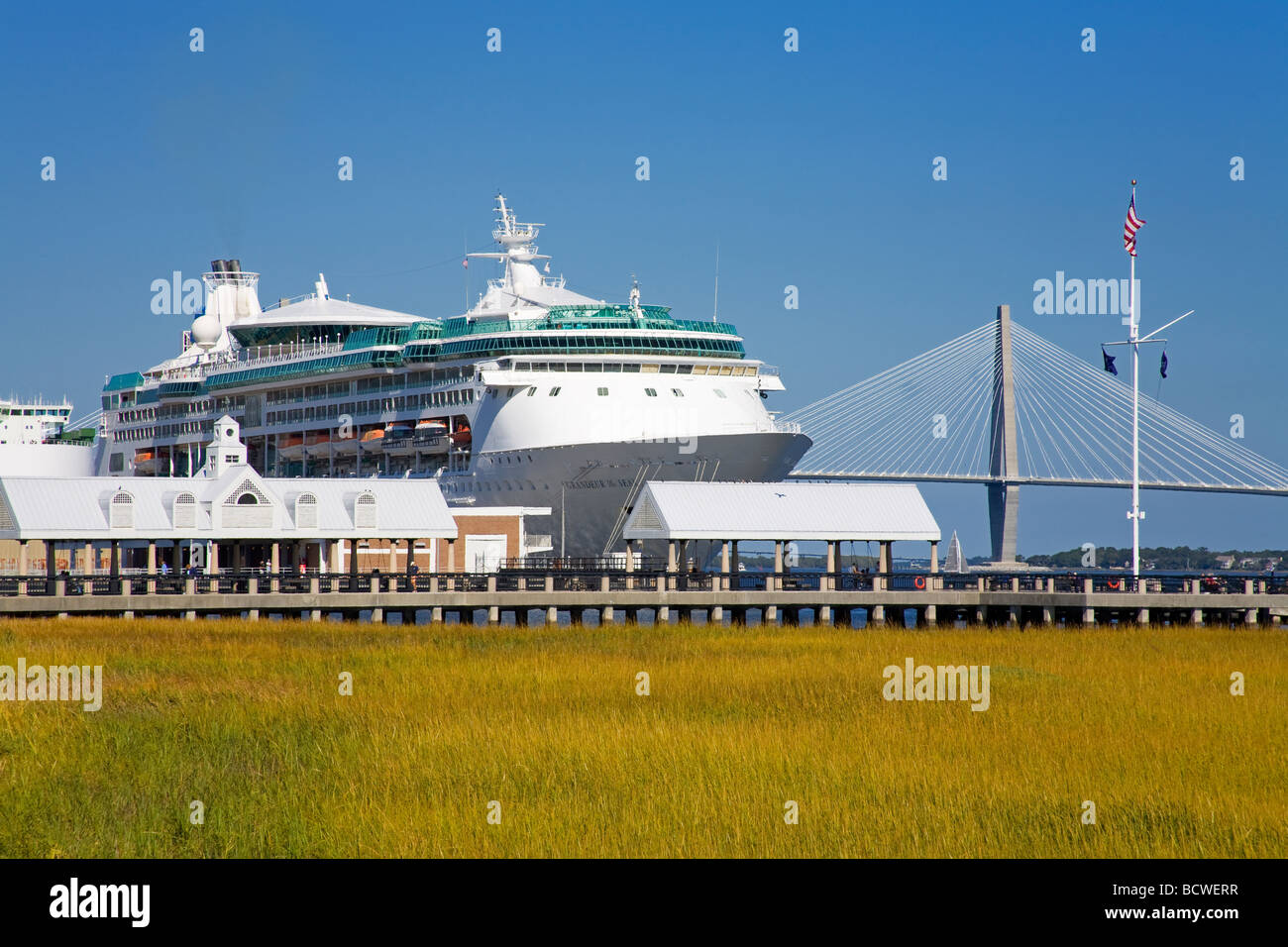 La nave di crociera in un porto, Charleston, Carolina del Sud, STATI UNITI D'AMERICA Foto Stock