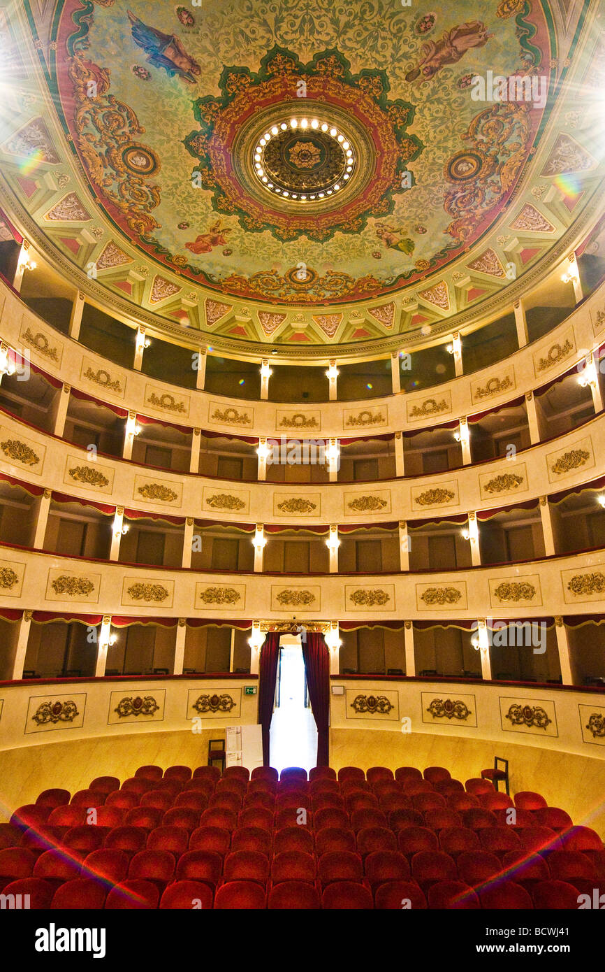 G teatro persiani recanati macerata italia foto & immagine stock ... Teatro persiani recanati