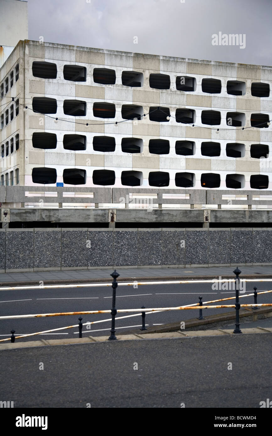 Multi-story parcheggio in worthing sussex, Inghilterra Foto Stock