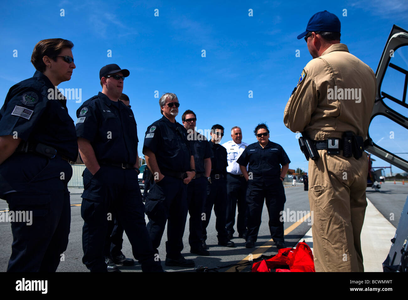 Emergency Responder operazioni speciali di formazione con CAL FIRE, California Highway Patrol, AMR & EMT Foto Stock