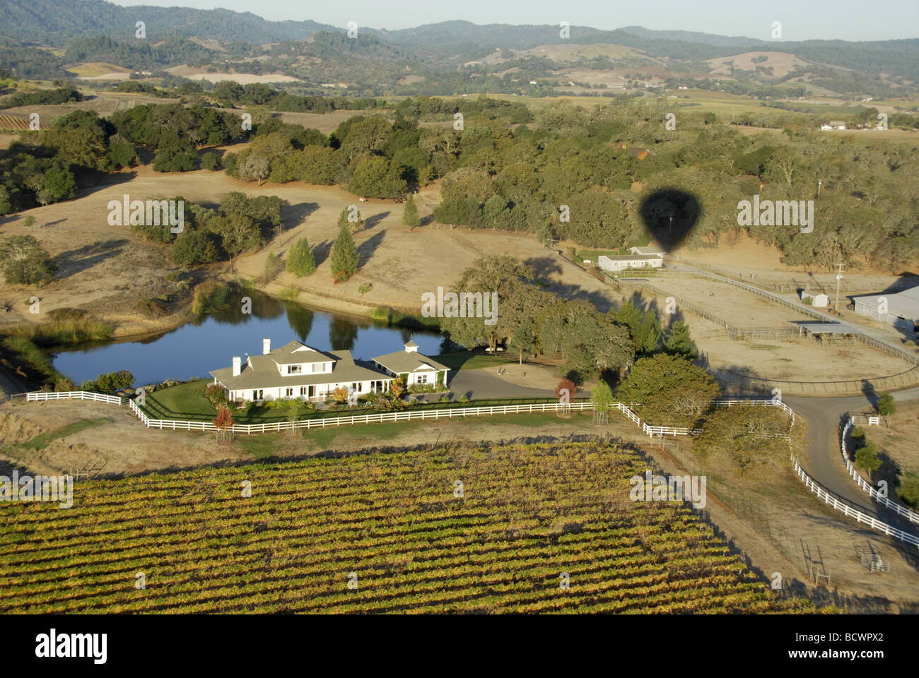 Ottenere pronto per il volo in mongolfiera su Sonoma County, California Foto Stock