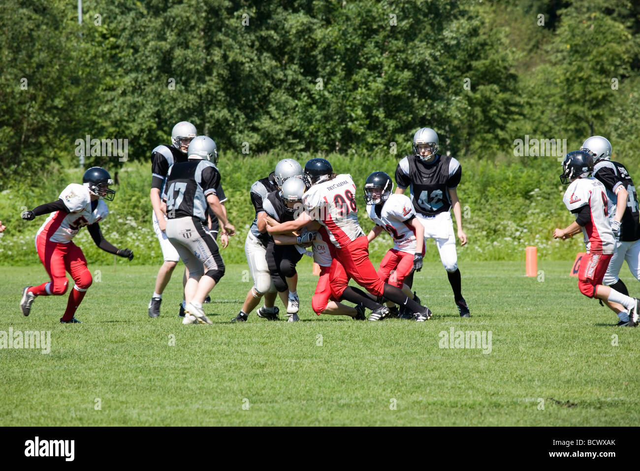 Junior football americano gioco d'azione Lappeenranta FINLANDIA Foto Stock
