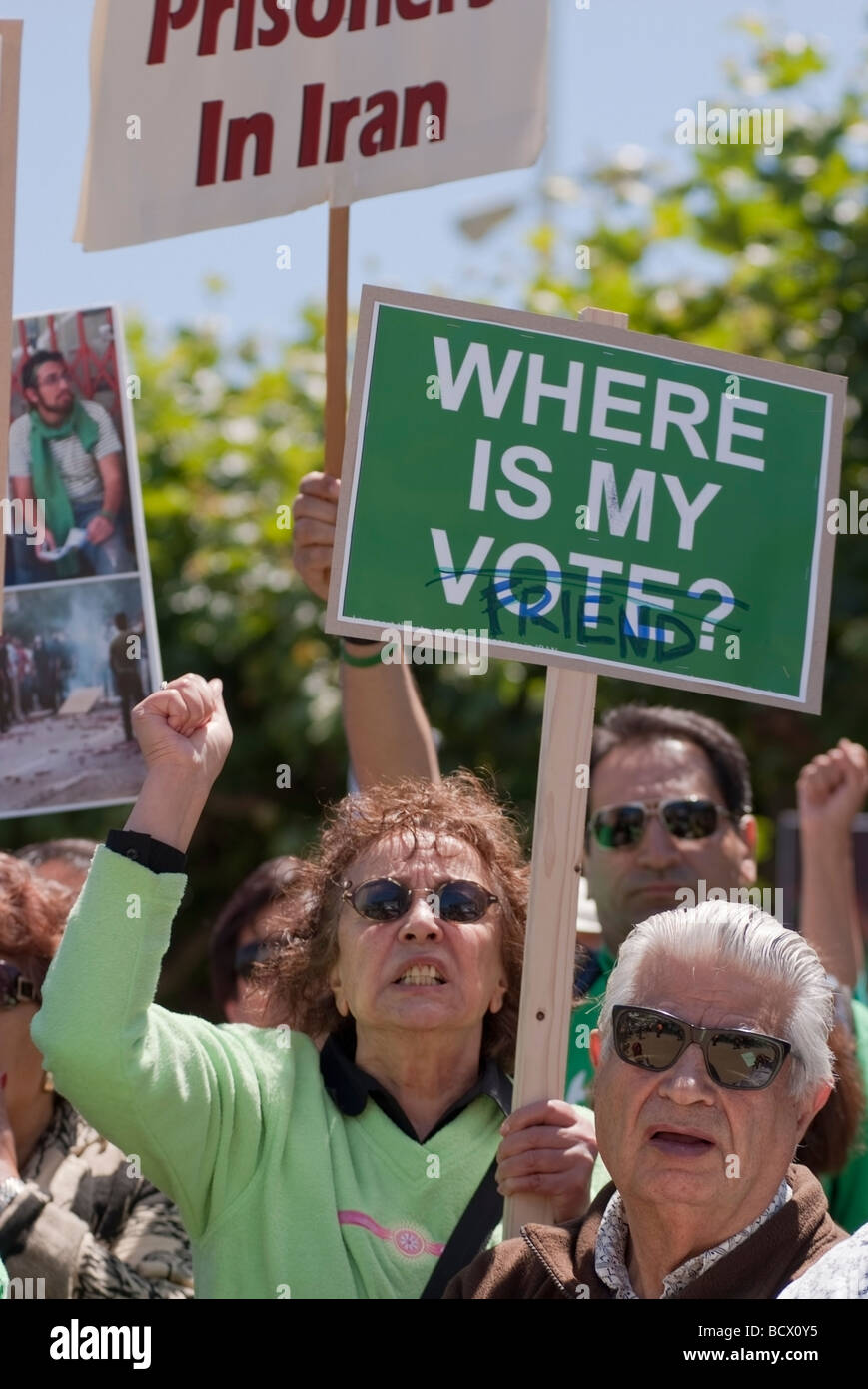 La giornata di azione globale, 7/25/09. Migliaia hanno dimostrato di fronte a San Francisco City Hall a sostegno del popolo dell'Iran Foto Stock