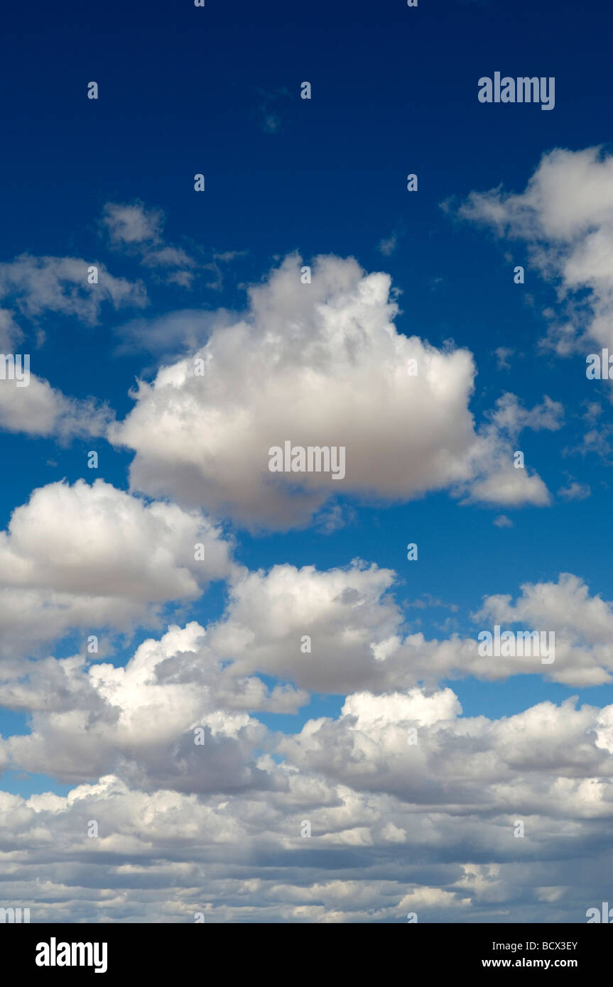 Puffy nuvole nel cielo Foto Stock