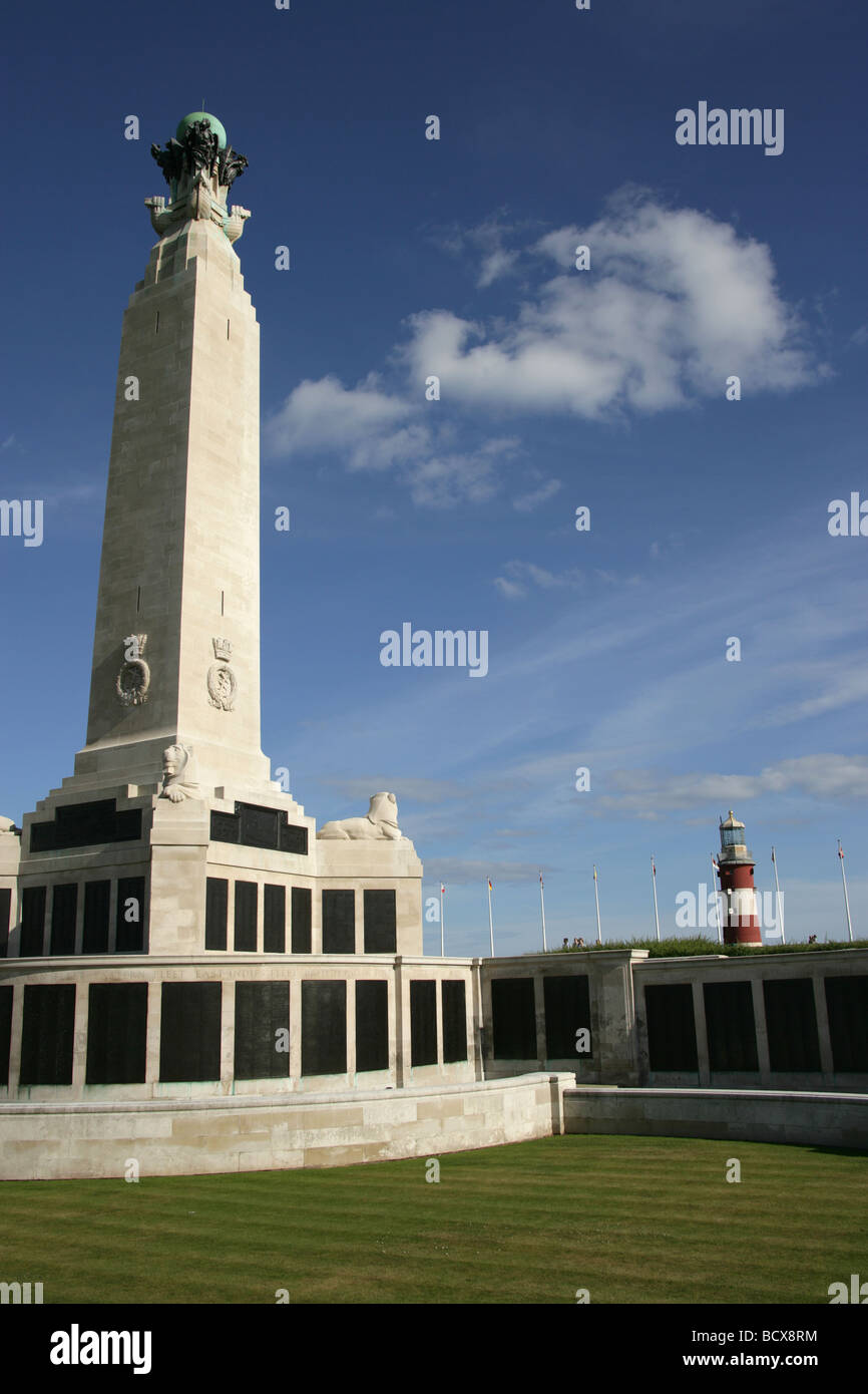 Città di Plymouth in Inghilterra. Il Sir Robert Stodart Lorimer progettato Naval War Memorial a Plymouth Hoe promenade. Foto Stock