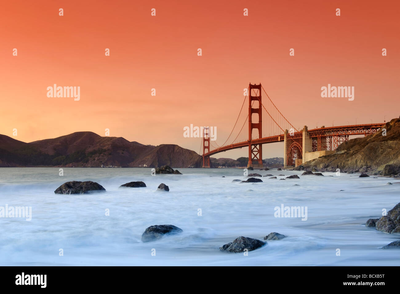 Usa California San Francisco Baker s Beach e il Golden Gate Bridge Foto Stock