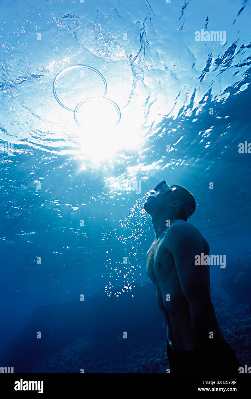 Free Diving ed espirando bolle Eilat Israele Mare Rosso Foto Stock