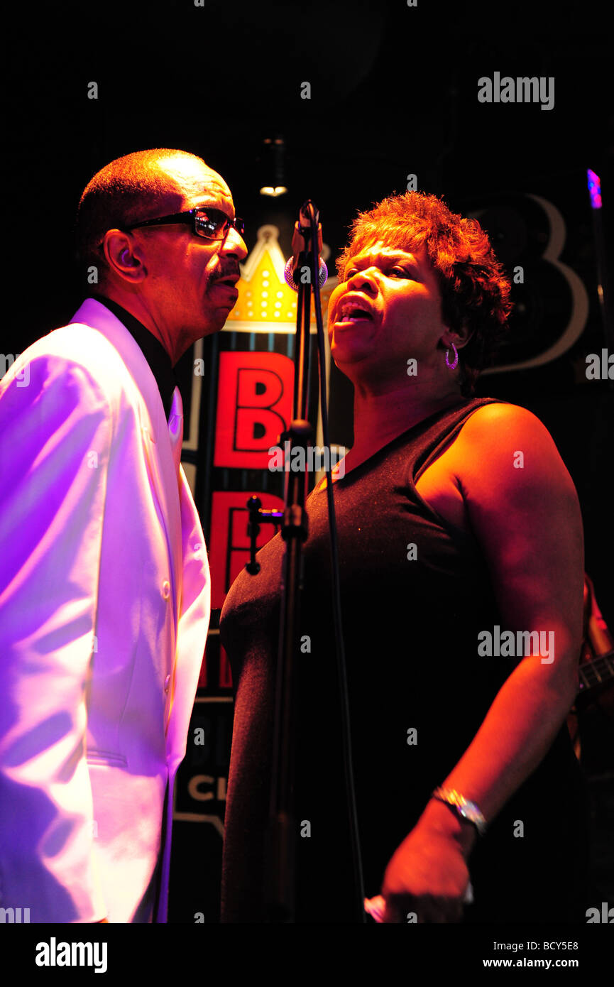 Tennessee Memphis Beale Street B B King Blues Club- Carl Drew Blues Band back-up cantanti cantare il blues Foto Stock