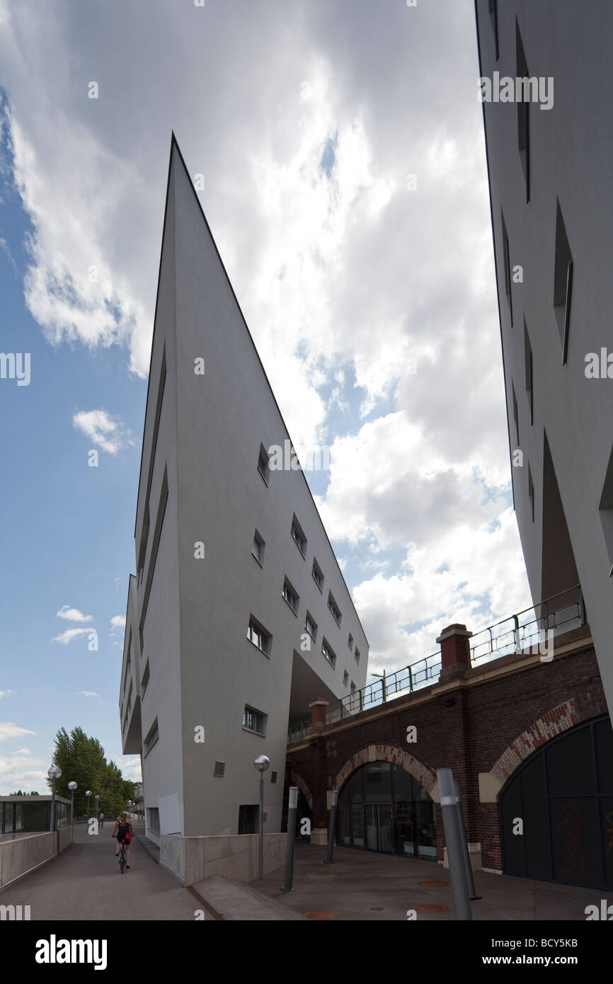 Complesso di abitazioni da Zaha Hadid a Spittlelau viadotti, Vienna, Austria Foto Stock