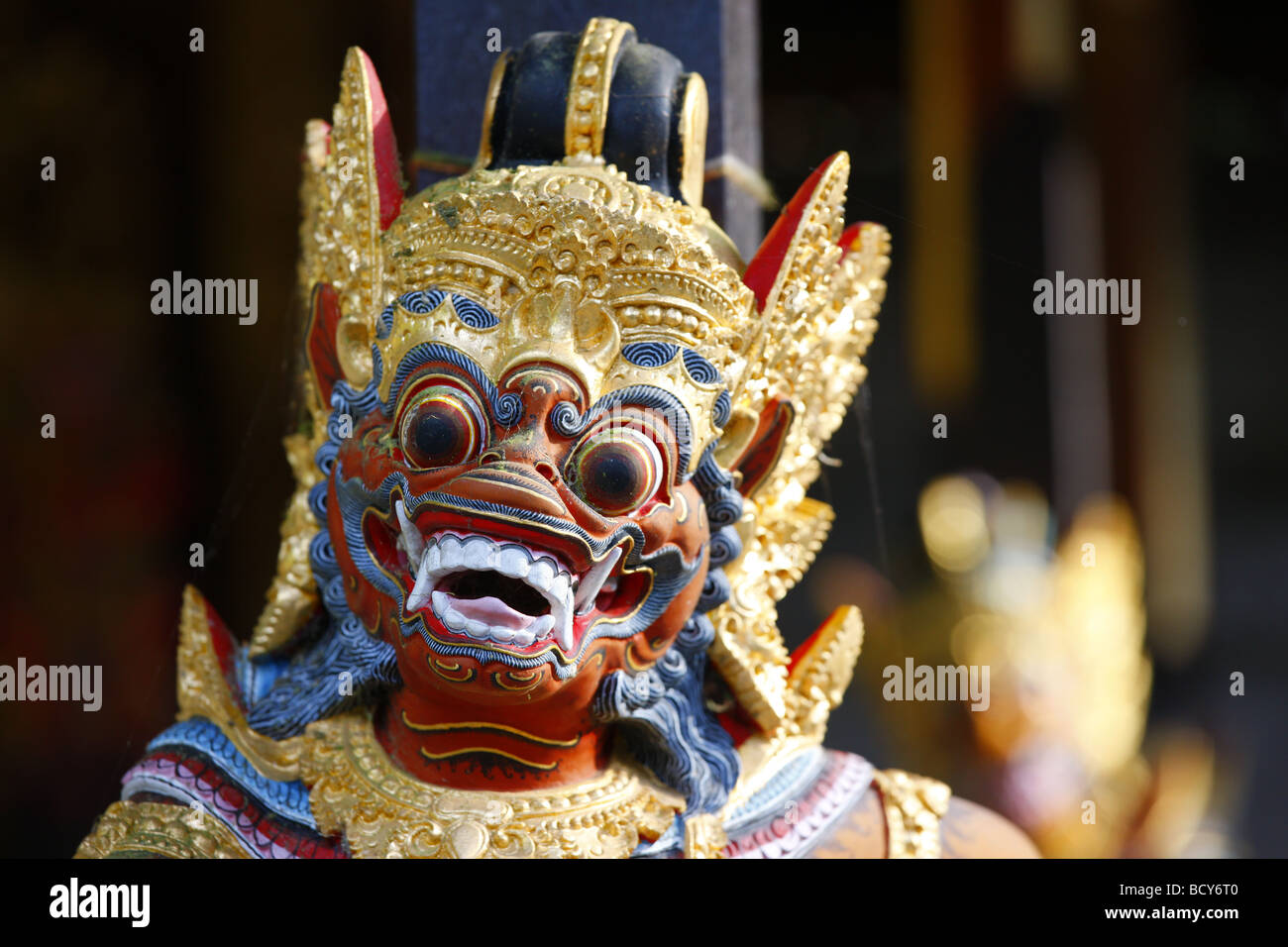 Barong, Bali proteggendo indù spirito, Pura Gunung Kawi Sebatu, nella luce del mattino, Bali, Repubblica di Indonesia, a sud-est di un Foto Stock