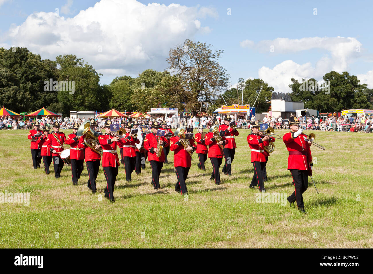 La banda del Principe di Galles la divisione giocando al Hardwicke Corte militari e civili di tatuaggio, Hardwicke Foto Stock
