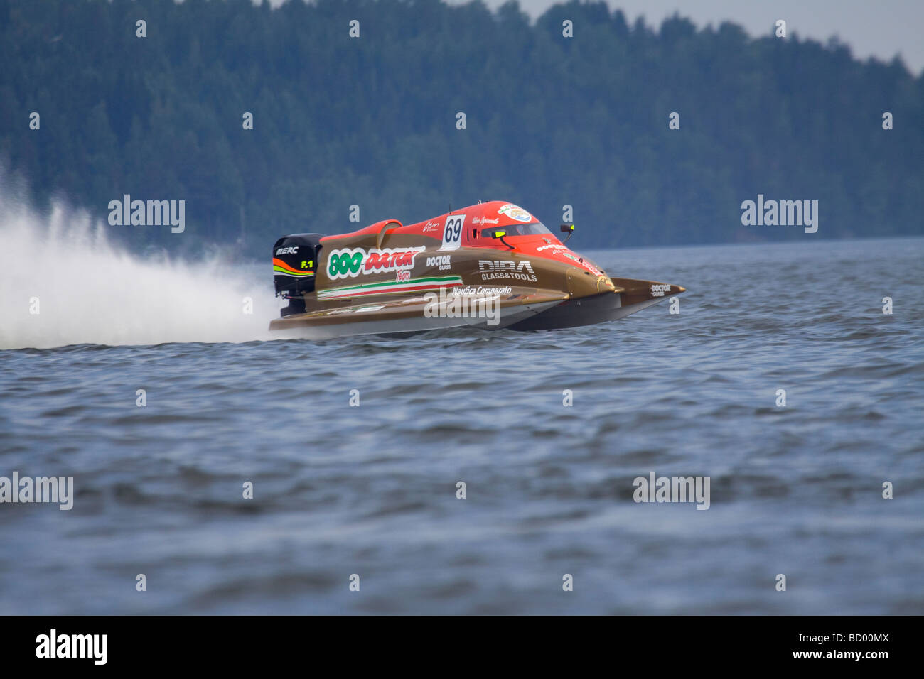 Da F1 Powerboat nel Campionato del Mondo a Lahti Finlandia 12-13 giugno 2009. Autista Valerio Lagiannella imbarcazione 69 Foto Stock