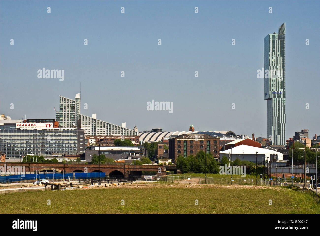 Lo skyline di Manchester con Beetham Tower sulla destra, Manchester, Regno Unito Foto Stock