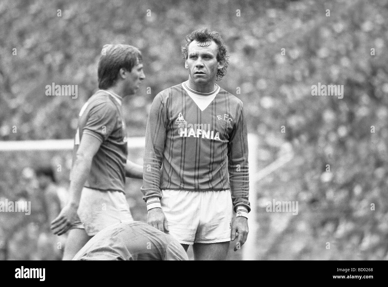 Everton V il centro di Luton FA Cup semi finale a Villa Park 13 4 85 Evertons Peter Reid guardando avanti al tempo extra Foto Stock