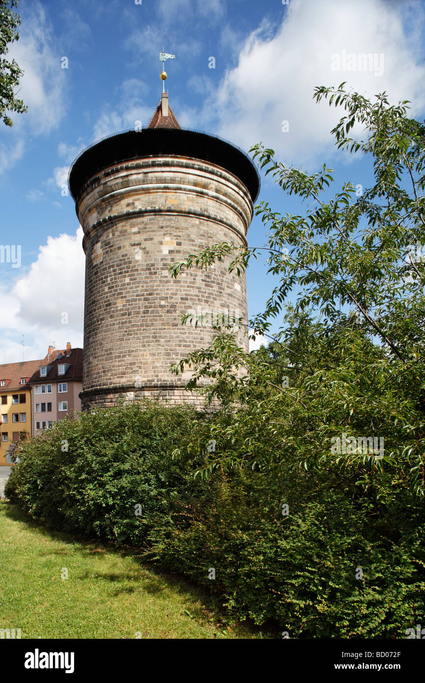 Torre Laufertor, torre fortificata, costruita nel XIV secolo, alta 40 metri, mura di fortificazione della città, la città vecchia, la città di N Foto Stock