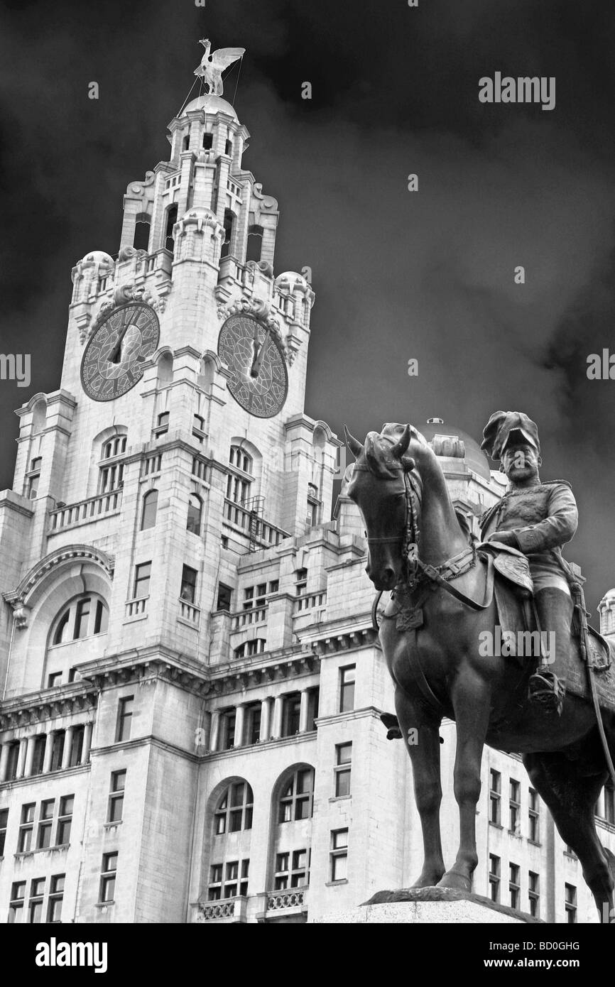 Il Royal Liver Building, Pier Head, Liverpool, Merseyside, Regno Unito Foto Stock