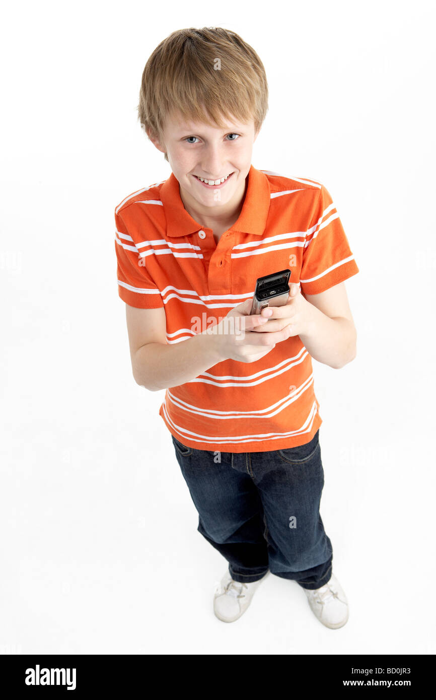 Ragazzo con il telefono cellulare Foto Stock