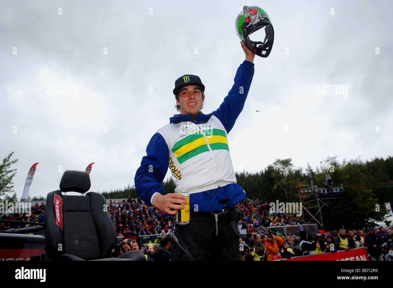 Sam Hill di l Australia celebra il ritegno in discesa Campionati del Mondo a Fort William, in Scozia. Foto Stock