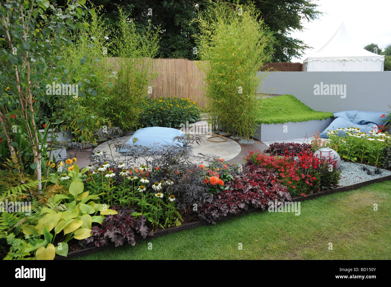 Visualizza giardino alla RHS flower show a Tatton Park Knutsford Cheshire Foto Stock
