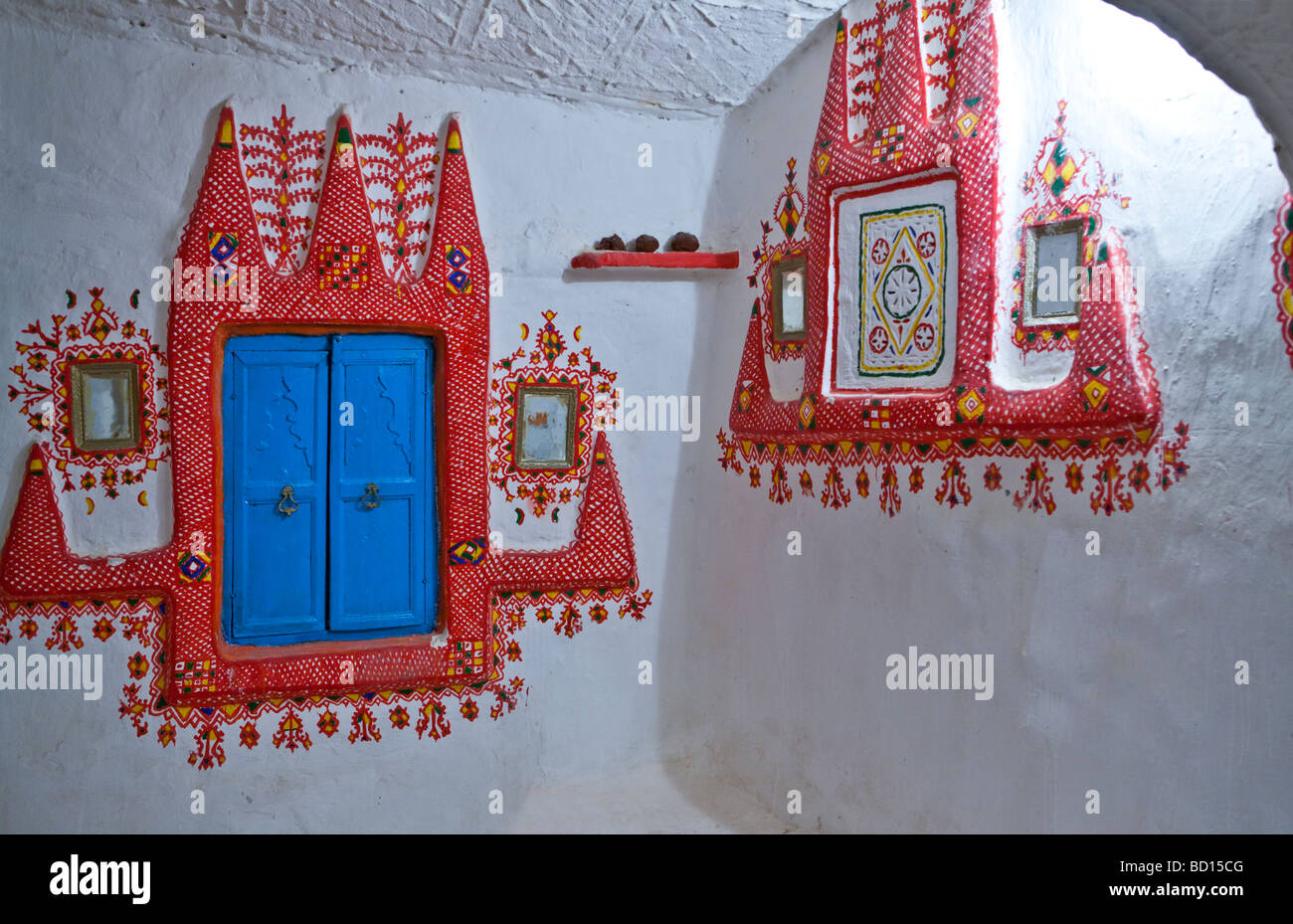 Libia Ghadames decorazione di una casa Berber nella vecchia medina Foto Stock