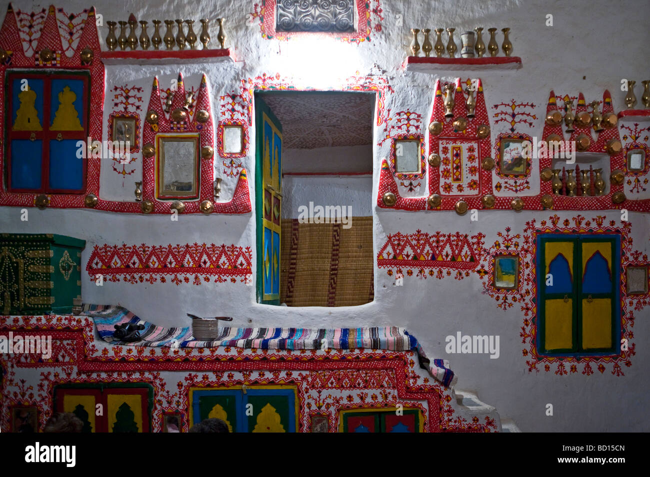 Libia Ghadames decorazione di una casa Berber nella vecchia medina Foto Stock